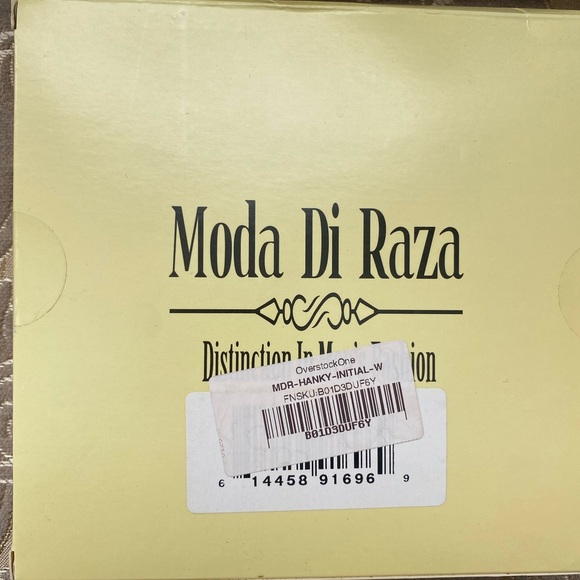 W monogram 100% Cotton Fine Handkerchiefs. New, still in box set of 2. - Picture 3 of 4